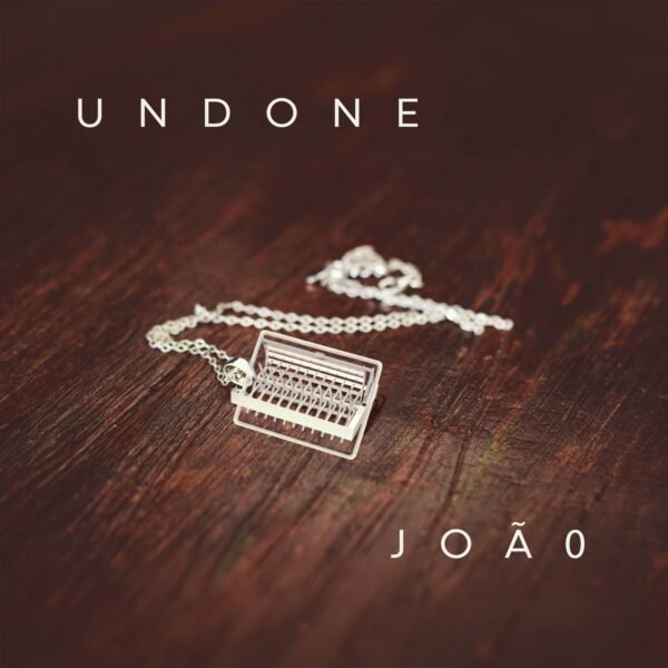 Joã0 lança "Undone" - Single que reflete sobre a finitude em duas faixas