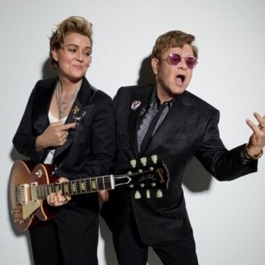 Elton John e Brandi Carlile anunciam novo álbum de estúdio, "Who Believes In Angels?", para o dia 4 de abril